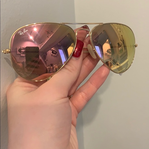 Ray bans sun glasses - Picture 1 of 1